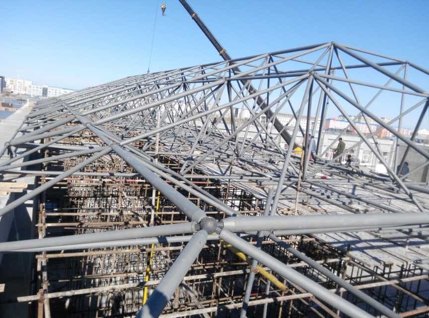 赣州商贸城屋顶网架工程